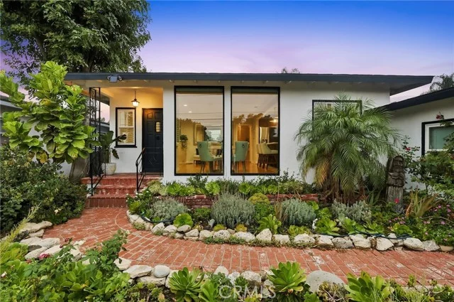 211 N Western Avenue, San Pedro