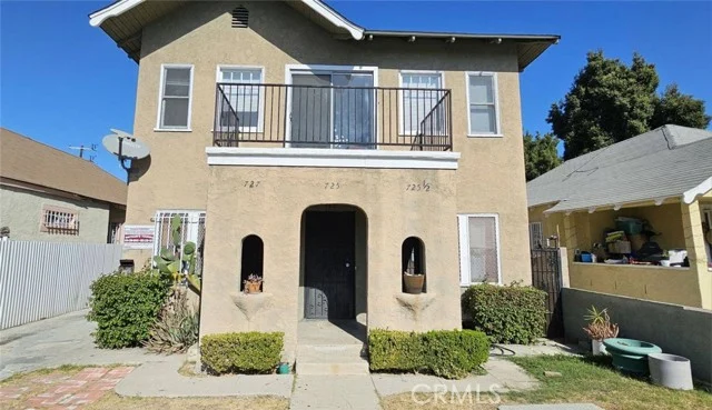 725 W 41st photo 2