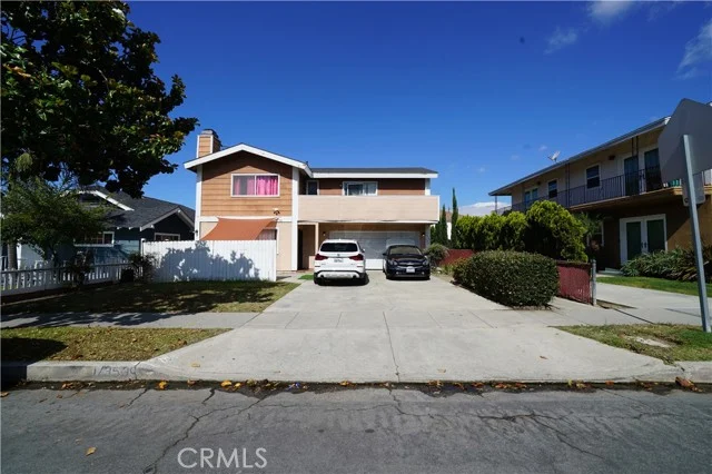 1735 Orizaba Avenue photo 2