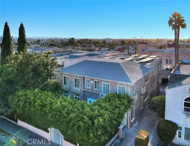 335 N Mariposa Avenue photo 2