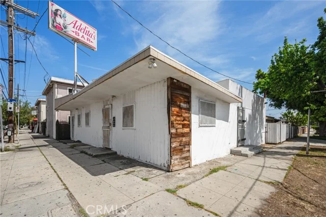 1302 N Wilmington Boulevard photo 2