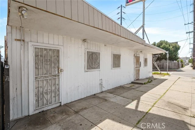 1302 N Wilmington Boulevard photo 4