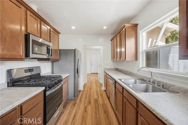 656 W 13th Street photo 4
