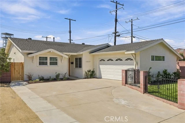 17217 S Hoover Street photo 4