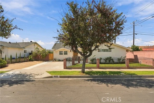 17217 S Hoover Street photo 5