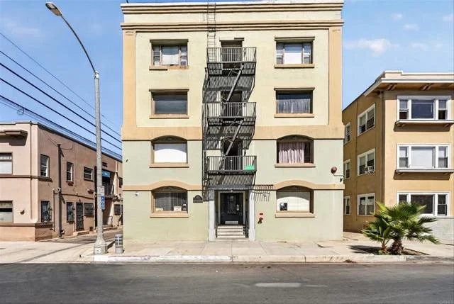 323 W 4Th Street #211 photo 2
