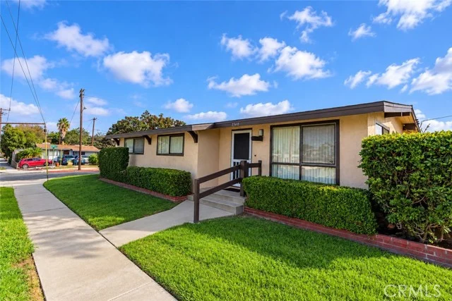 1560 W 179th, Gardena