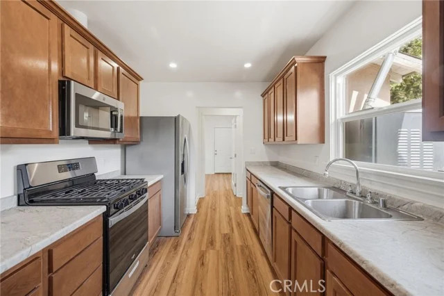656 W 13th Street photo 4