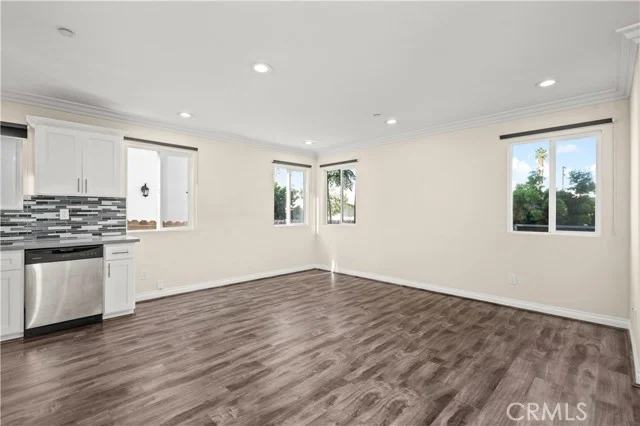 4812 Saturn Street photo 4