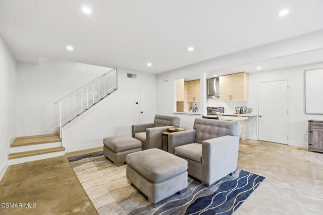 2870 Instone Court photo 2