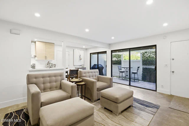 2870 Instone Court photo 3