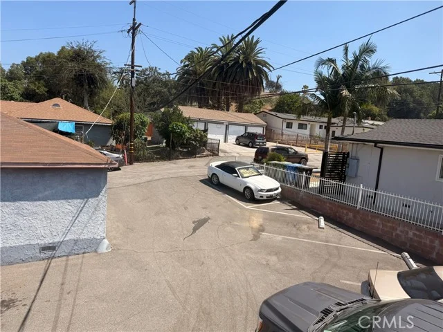 2472 N Eastern photo 4