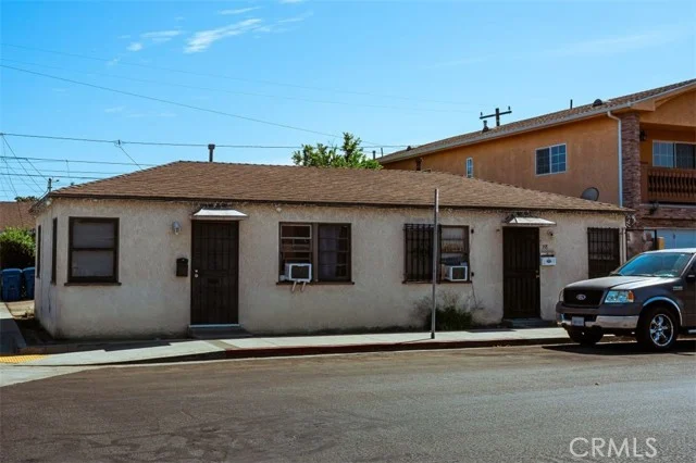 358 E 53rd Street photo 2