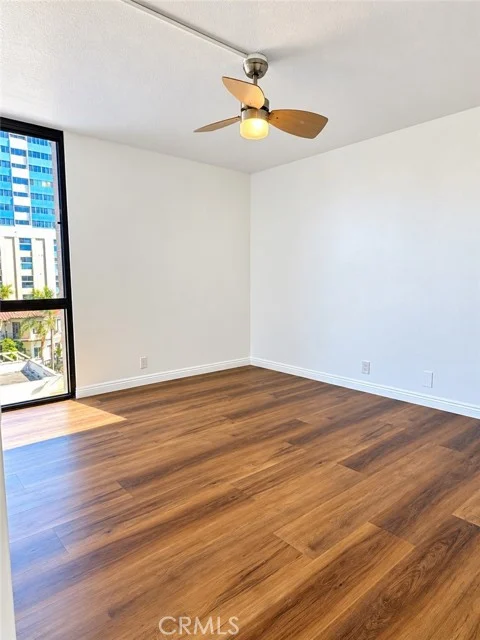 1750 E Ocean #403 photo 4