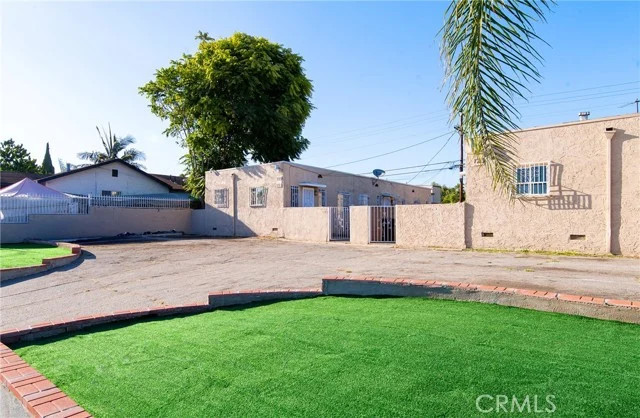719 E Imperial Highway photo 2