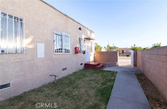 719 E Imperial Highway photo 5