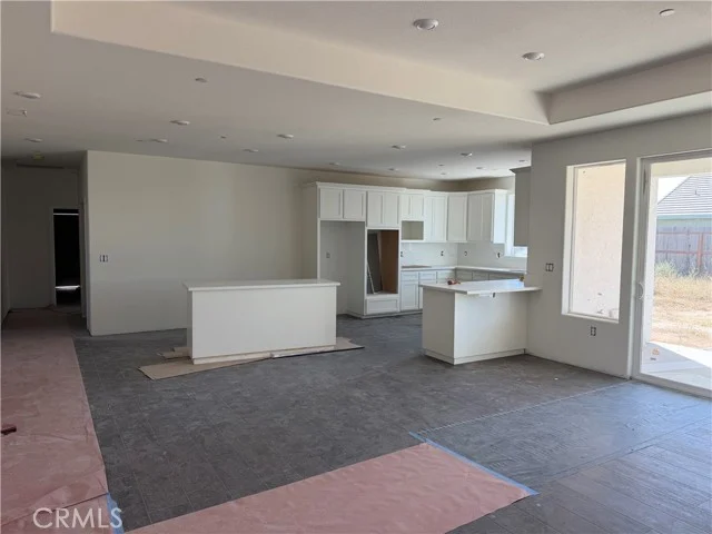 464 Aaron Court photo 4