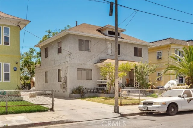 1256 W 22nd photo 2
