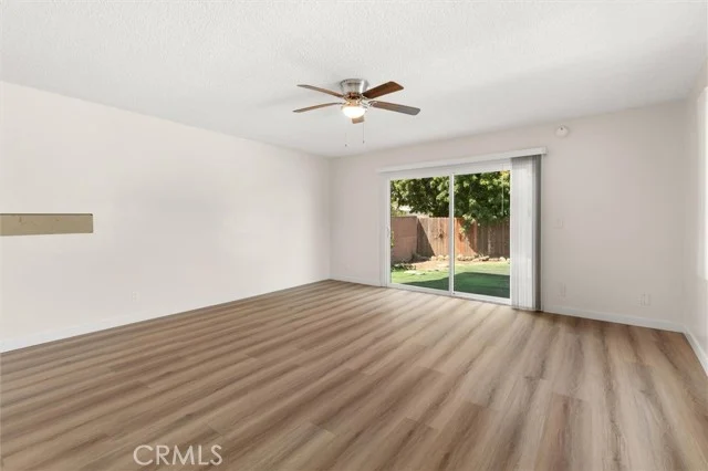 1467 W I Street photo 4