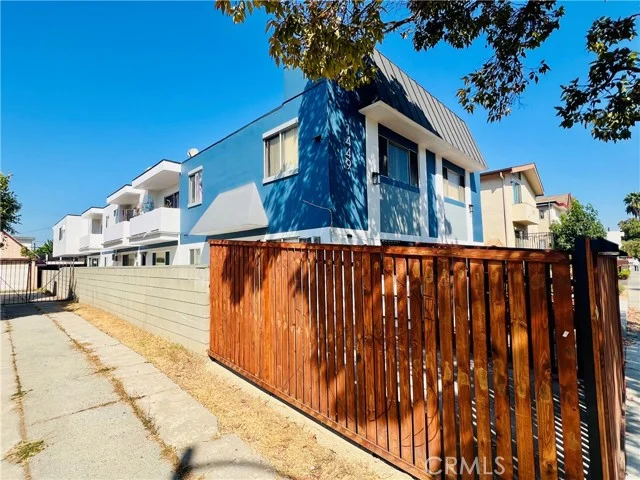 1449 S Point View Street photo 2