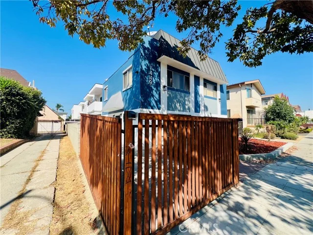 1449 S Point View Street photo 3