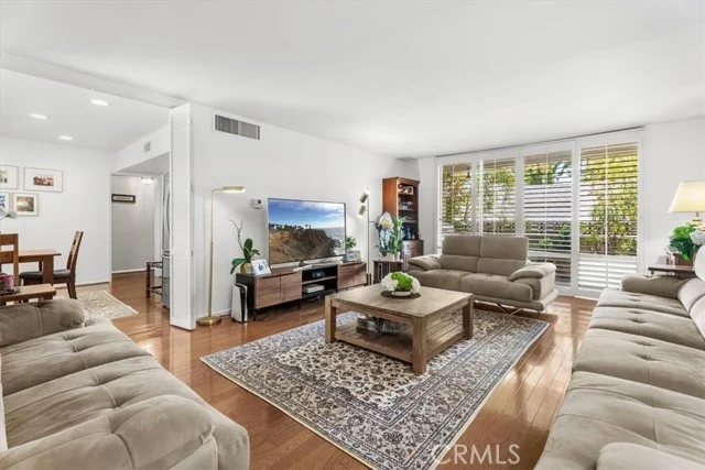 15248 Dickens Street #205 photo 2