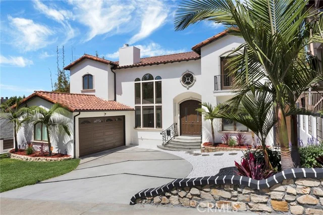 3260 Inglewood photo 4