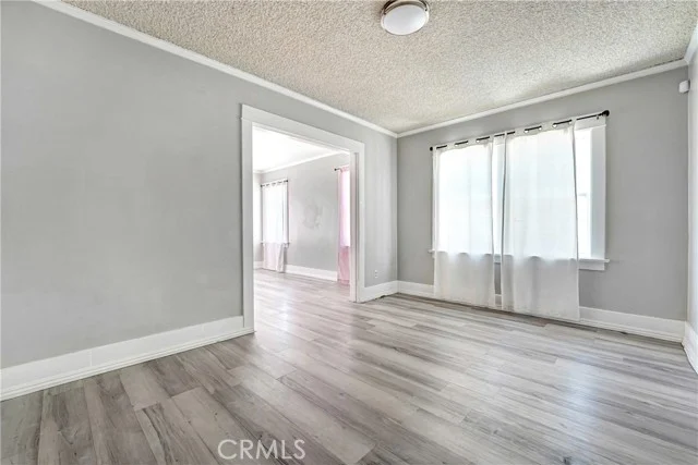 1017 W 46th photo 5