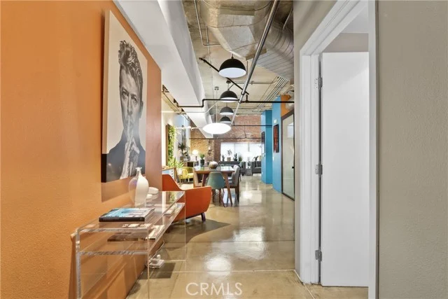 835 Locust #212 photo 2