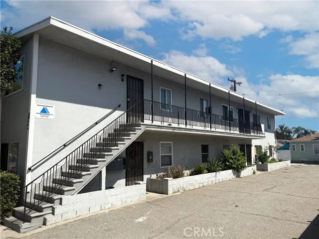 3046 Santa Fe Avenue photo 4
