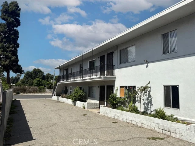 3046 Santa Fe Avenue photo 5