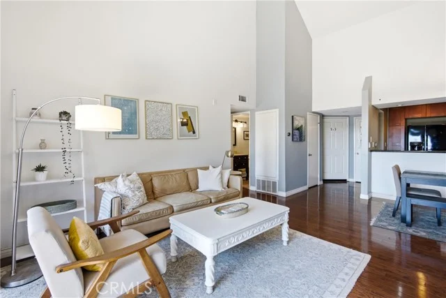 384 Redondo Avenue #401 photo 5