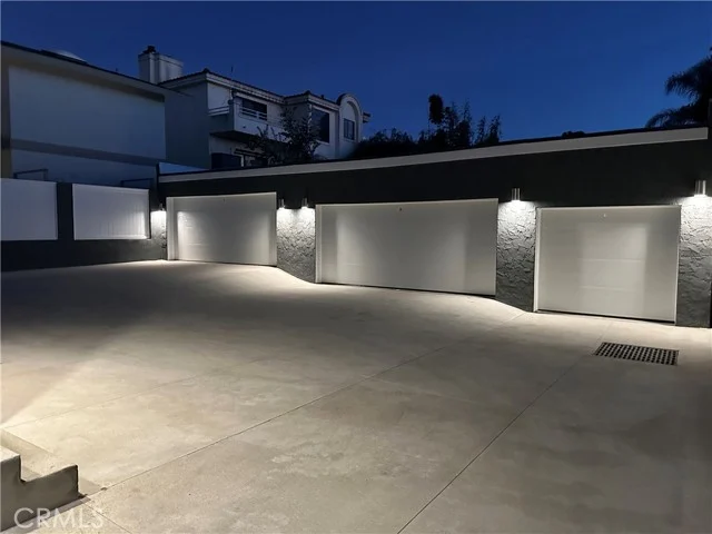 2118 Carnegie photo 4