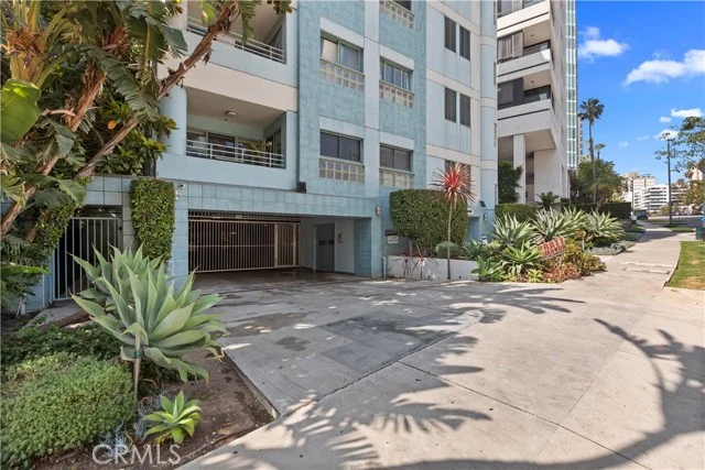 10336 Wilshire #703 photo 2