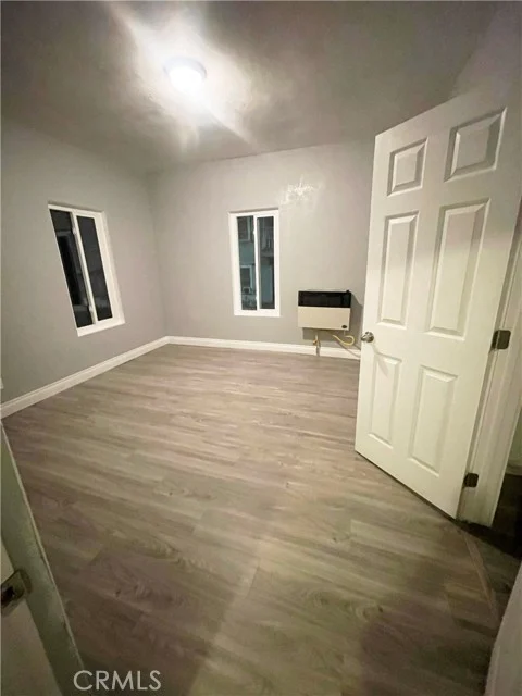 1317 Linwood photo 4