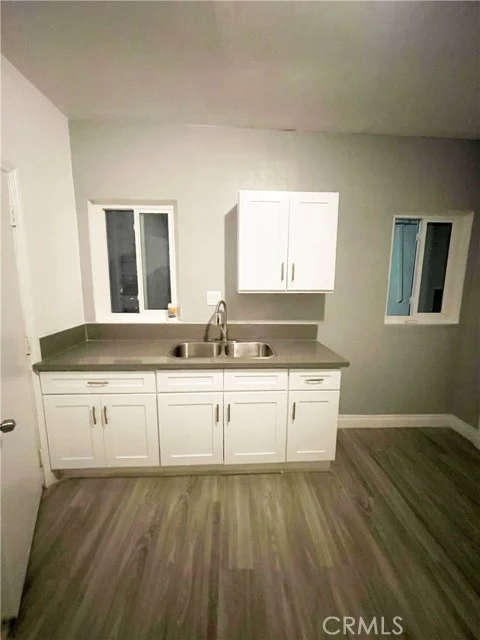 1317 Linwood photo 5