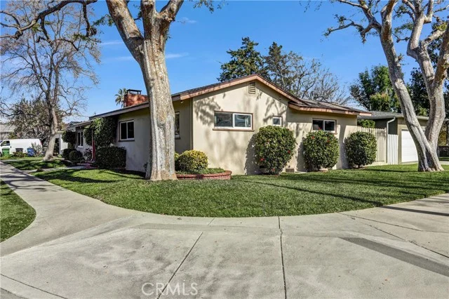 5906 Colbath photo 3