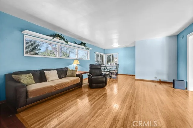 5906 Colbath photo 5