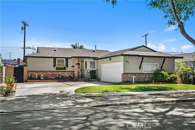 852 Kallin Avenue photo 2