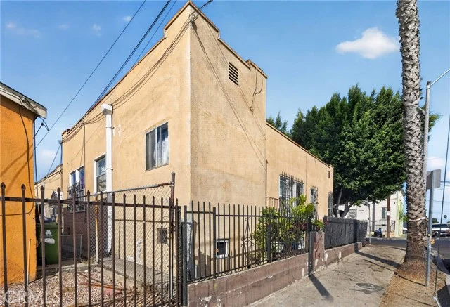620 N Fickett photo 4