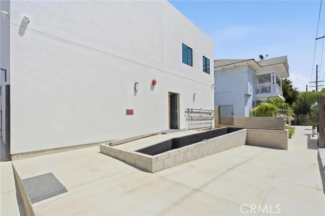 1009 E 29th Street photo 3