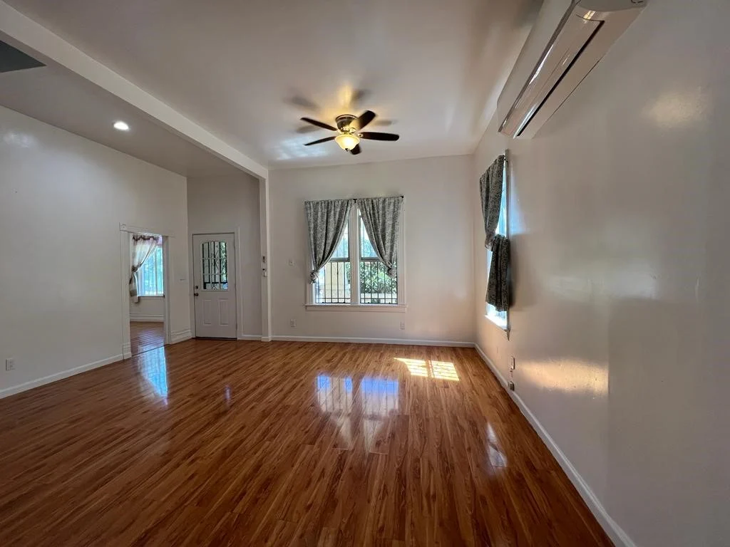 3020 Baldwin Street photo 5