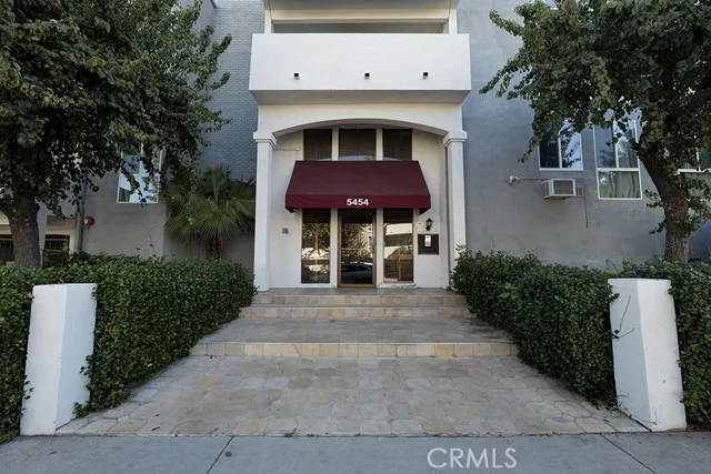 5454 Zelzah Avenue #204 photo 2