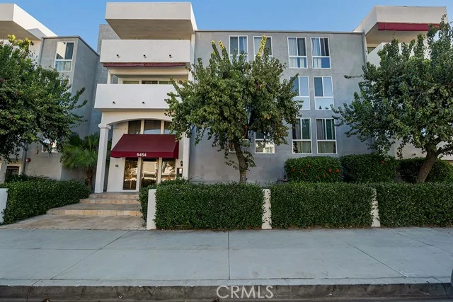 5454 Zelzah Avenue #204 photo 5