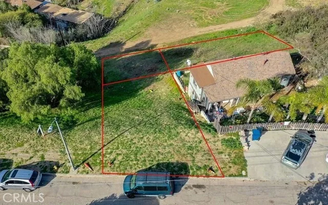 2701 N Thomas photo 3