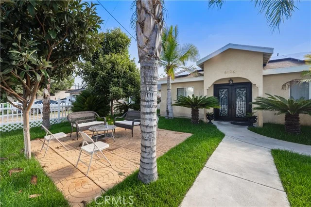 6238 Longridge Avenue photo 3