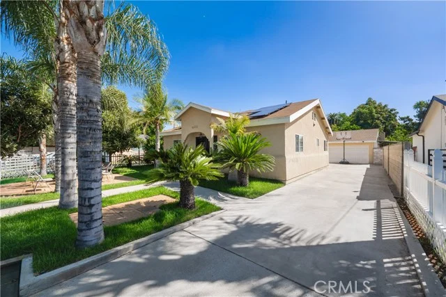 6238 Longridge Avenue photo 5