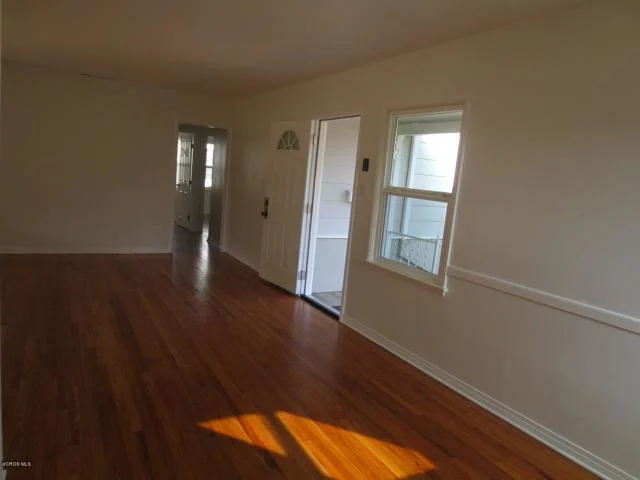 19128 Delano Street photo 2