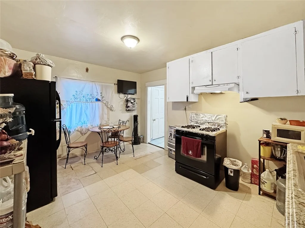 348 W Vernon Avenue photo 3