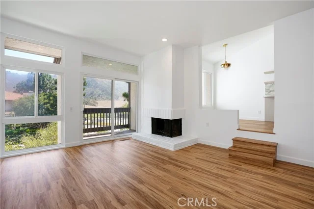 17255 Palisades Circle photo 4